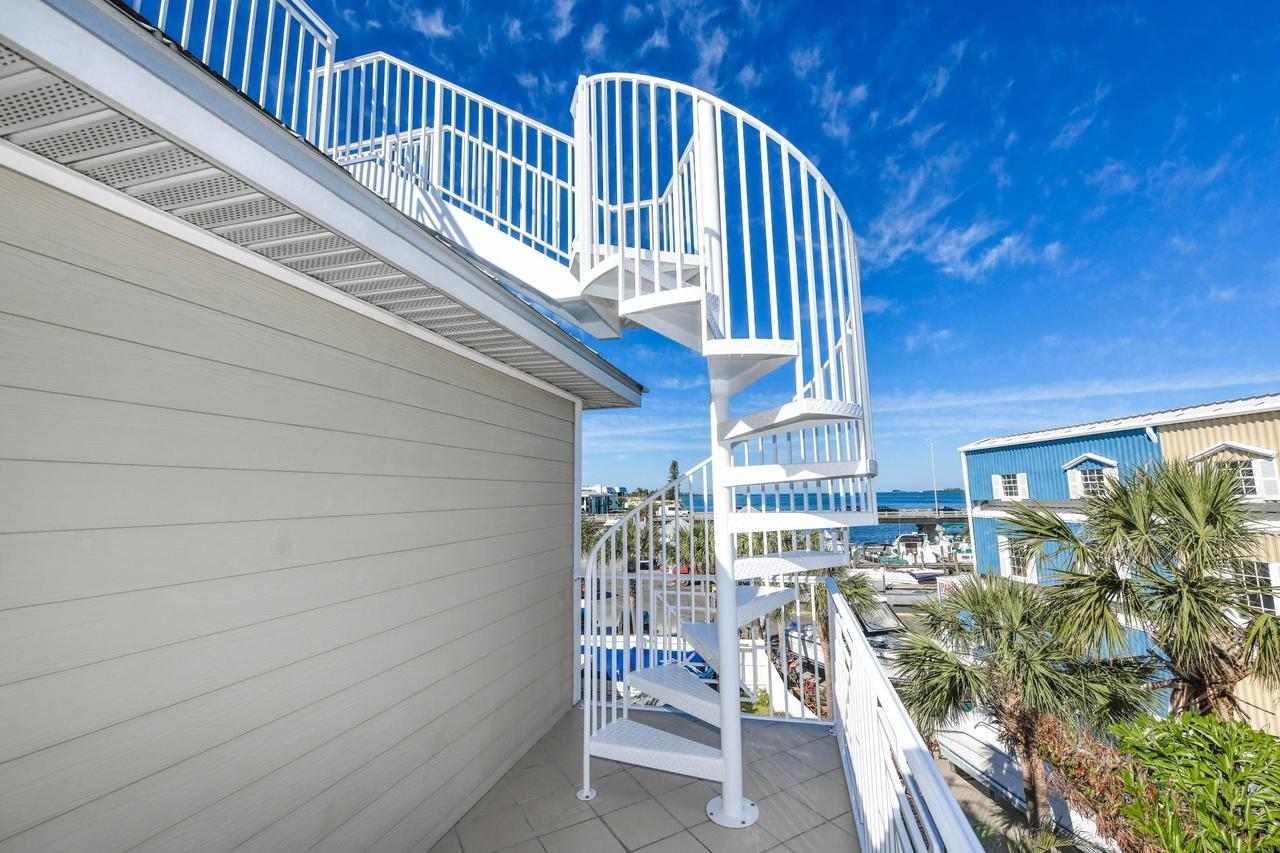 Nautical Tides Villa Bradenton Beach Exterior photo